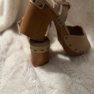 Women's Tan Platform Sandals